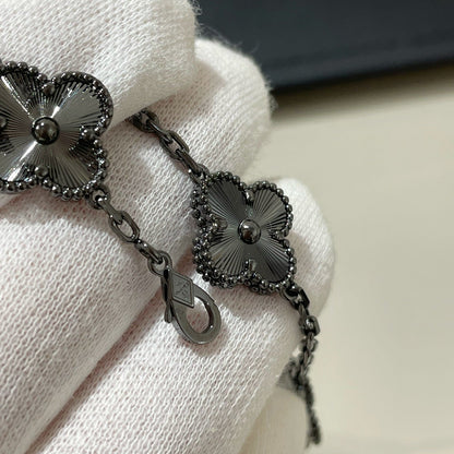 [LuxJewelry]CLOVER 5 MOTIF BLACK BRACELET