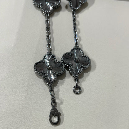 [LuxJewelry]CLOVER 5 MOTIF BLACK BRACELET