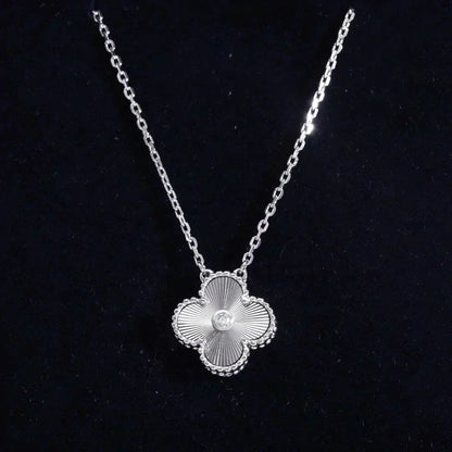 [LuxJewelry]CLOVER  15MM DIAMOND LASER NECKLACE SILVER