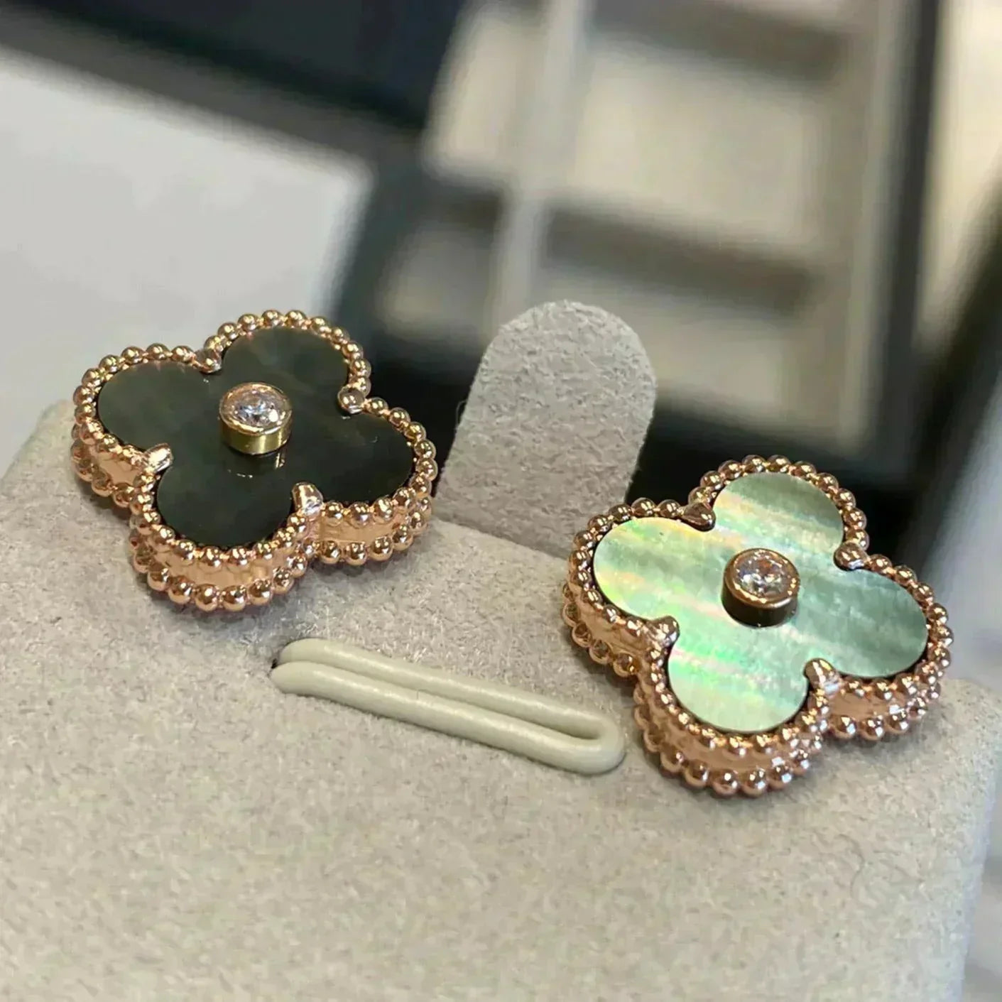 [LuxJewelry]CLOVER MEDIUM 1 MOTIFS GRAY MOP  DIAMOND EARRINGS