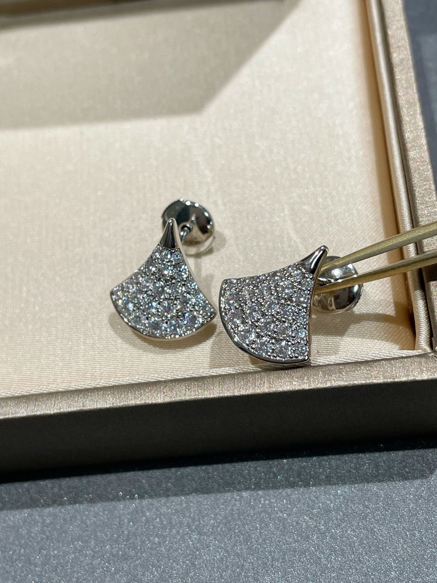 [LuxJewelry]DREAM STUD EARRINGS DIAMOND
