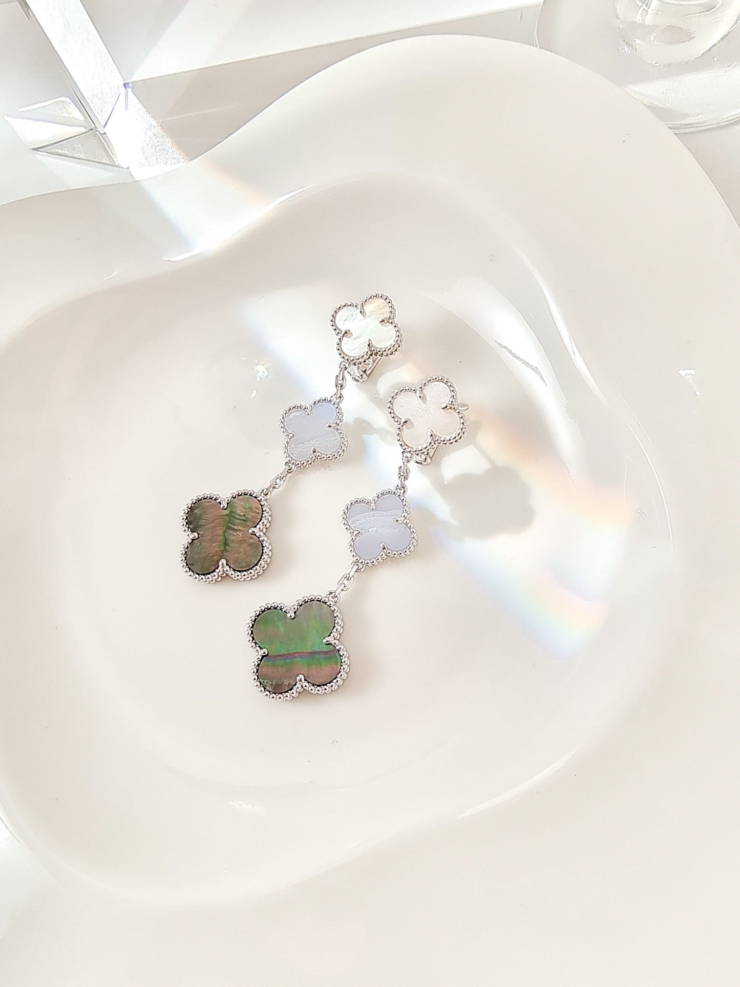 [LuxJewelry]CLOVER 3 MOTIFS CHALCEDONY DARK MOP SILVER EARRINGS