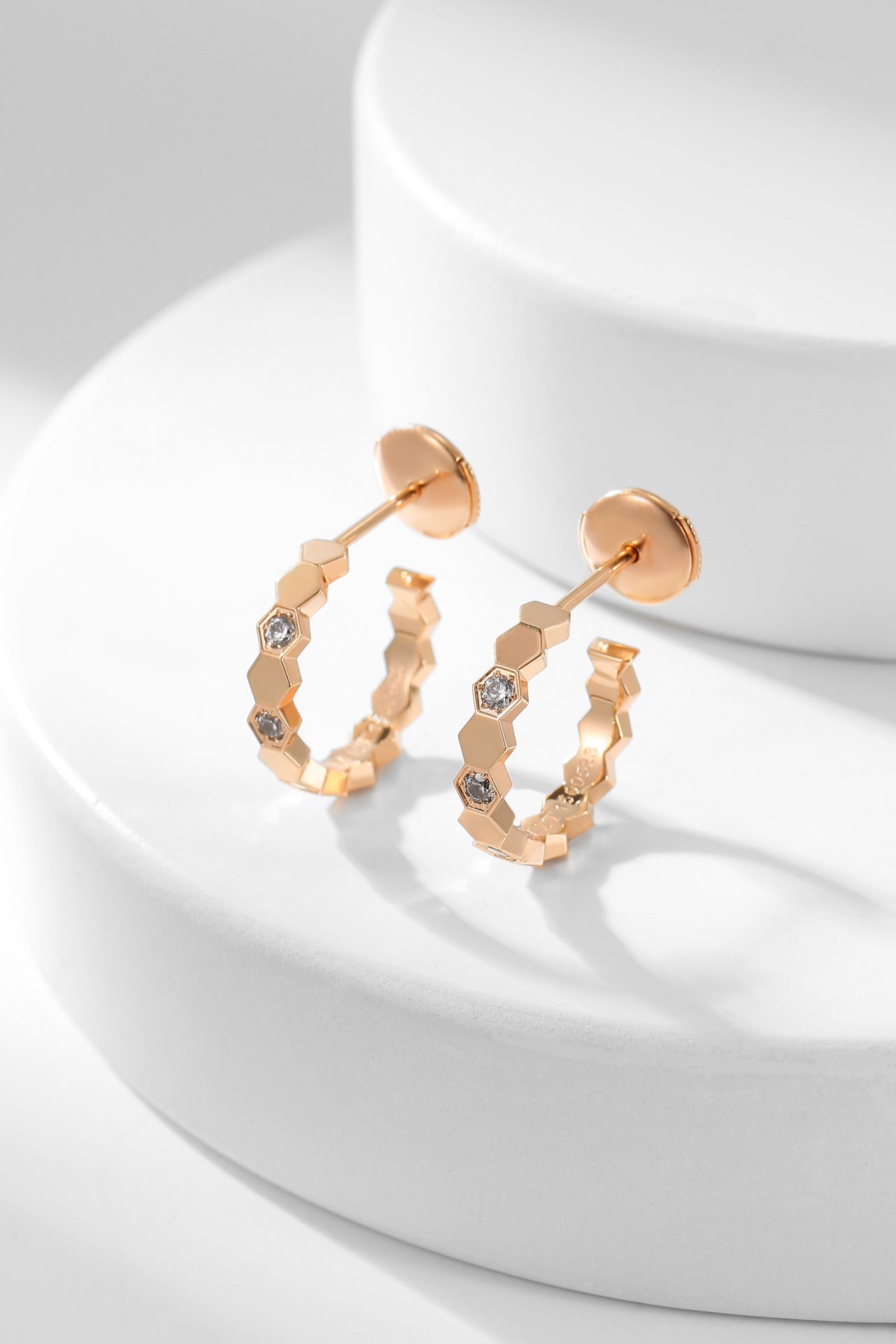 [LuxJewelry]BEE LOVE DIAMOND HOOP EARRINGS