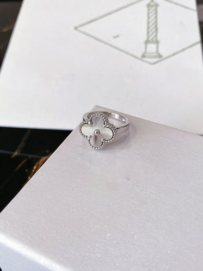[LuxJewelry]CLOVER SILVER RING
