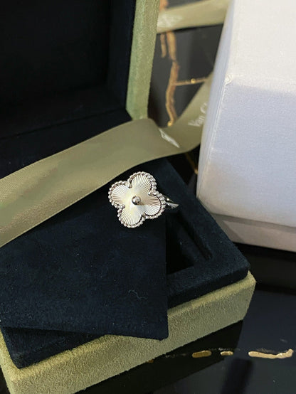 [LuxJewelry]CLOVER SILVER RING