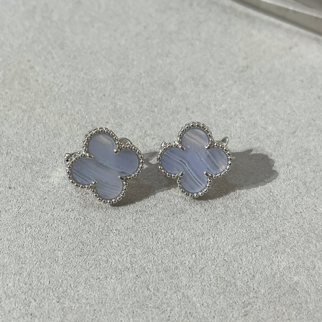 [LuxJewelry]CLOVER CHALCEDONY SILVER STUD EARRINGS