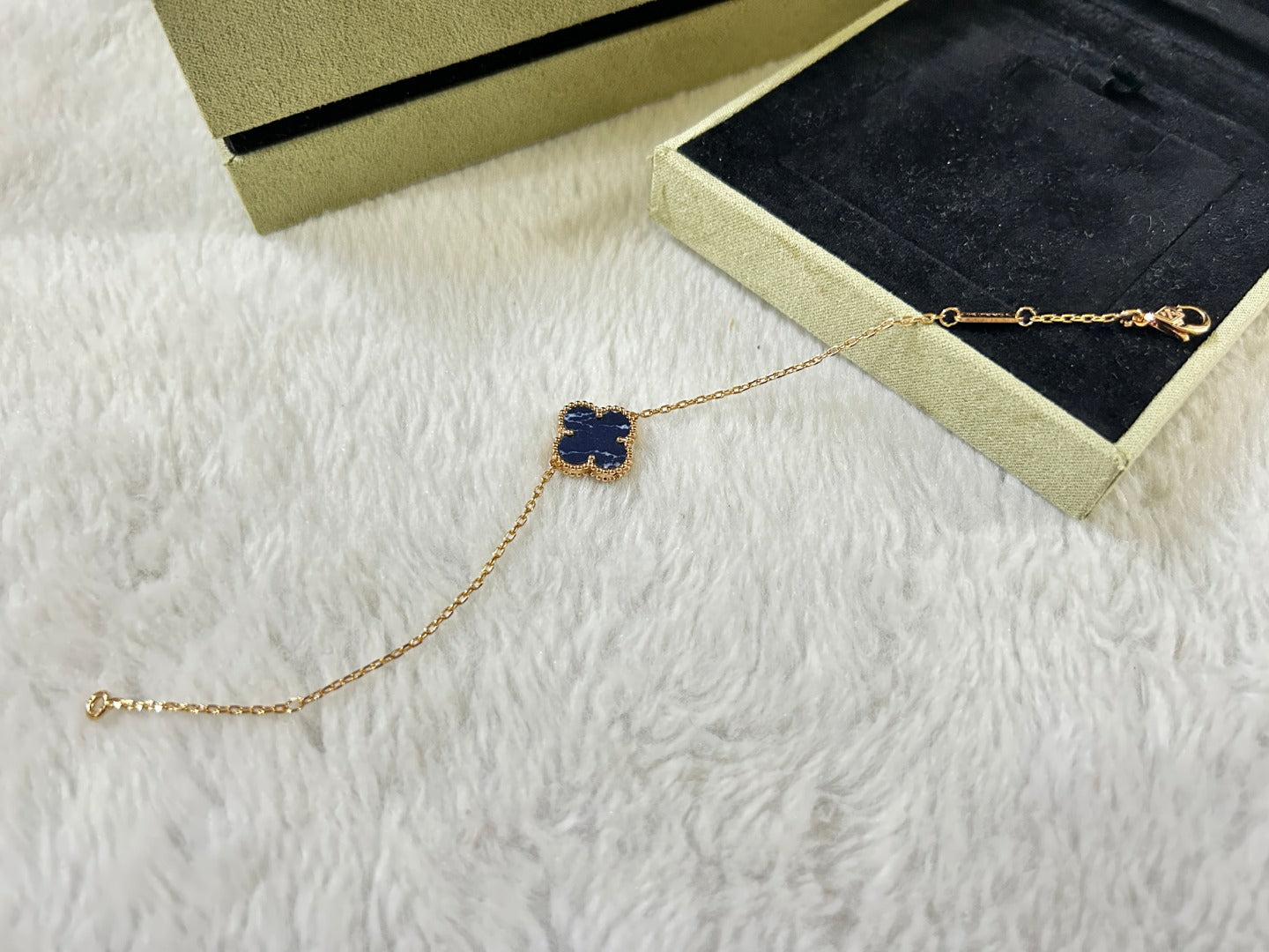 [LuxJewelry]CLOVER 1 MOTIF PIETERSITE BRACELET