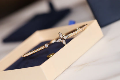 [LuxJewelry]IDYLLE GOLD OPEN BRACELET DIAMOND PAVED