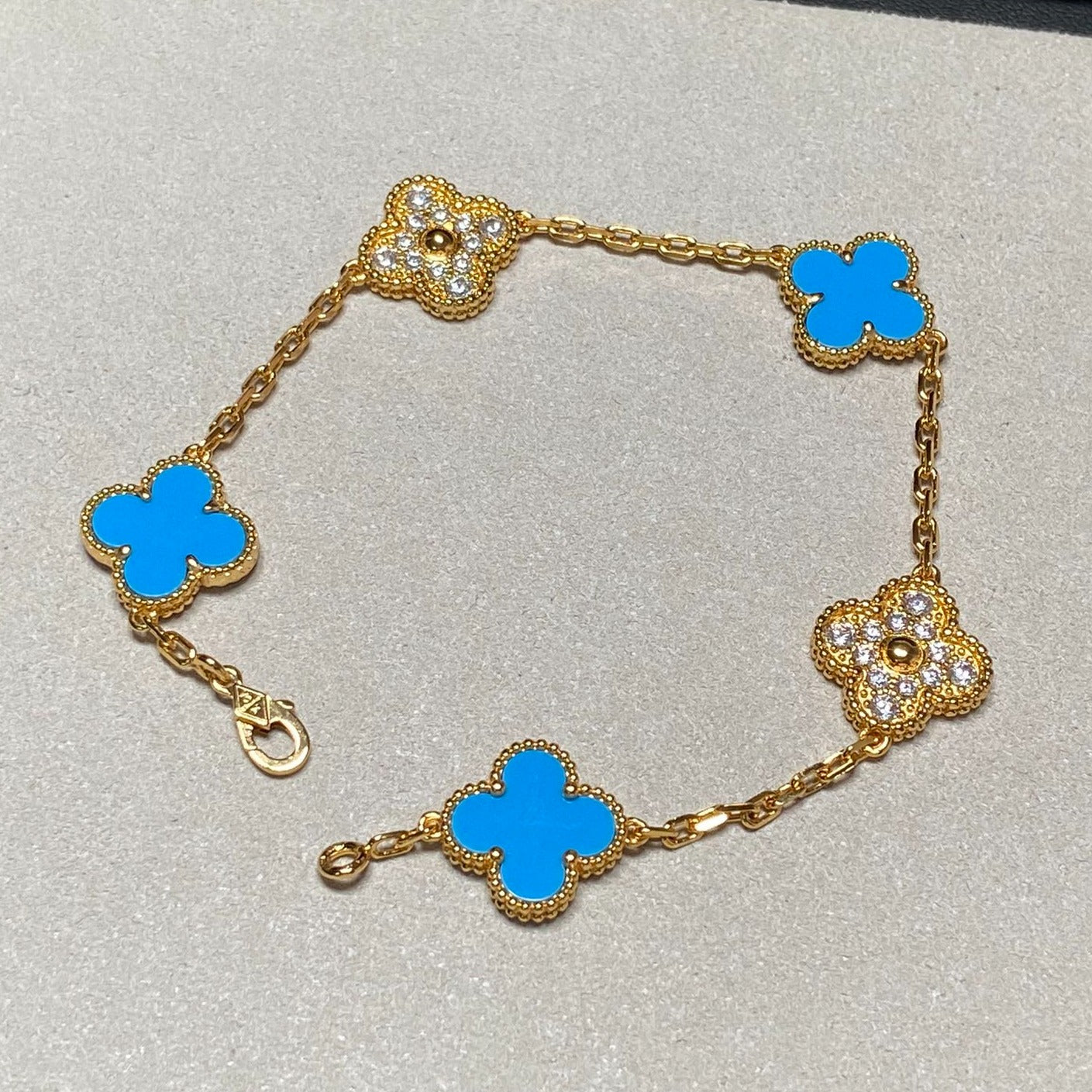 [LuxJewelry]CLOVER 5 MOTIF BLUE CHALCEDONY DIAMOND GOLD BRACELET