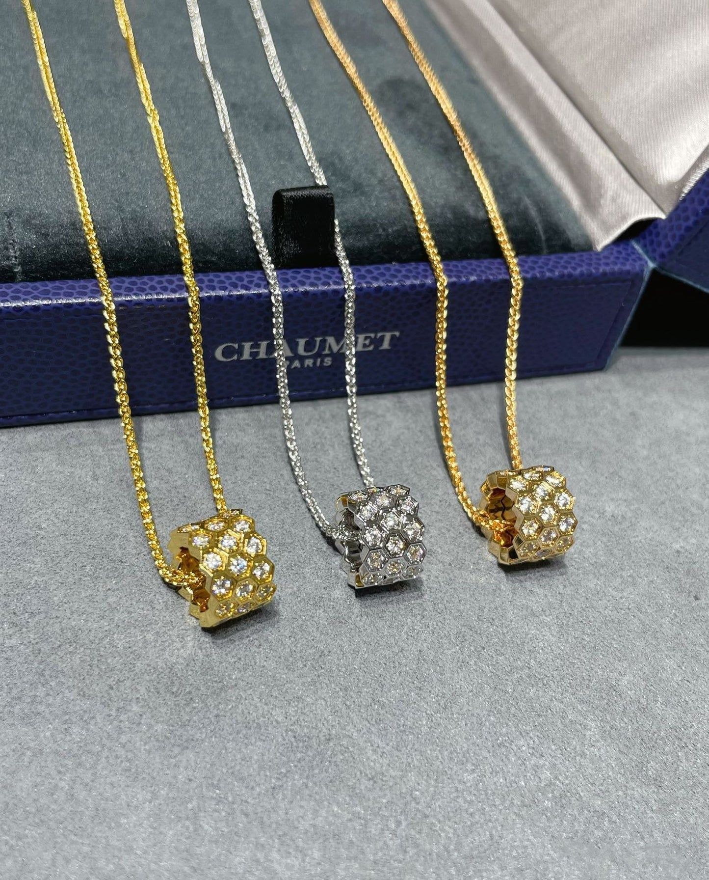 [LuxJewelry]BEE LOVE DIAMOND PAVED 3 ROW NECKLACE