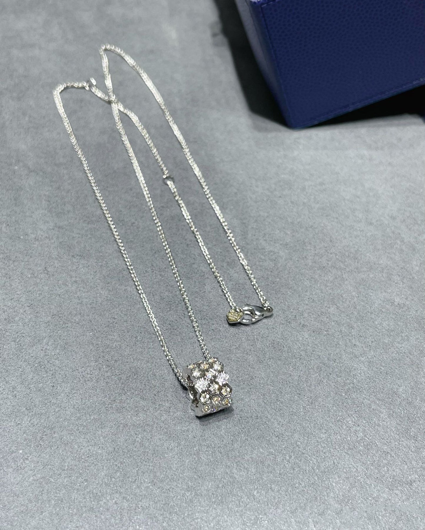 [LuxJewelry]BEE LOVE DIAMOND PAVED 3 ROW NECKLACE