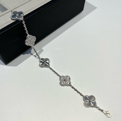 [LuxJewelry]CLOVER 5 MOTIF SILVER DIAMOND BRACELET