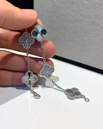 [LuxJewelry]CLOVER 5 MOTIF SILVER DIAMOND BRACELET