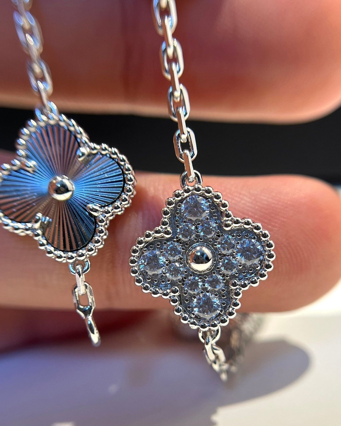 [LuxJewelry]CLOVER 5 MOTIF SILVER DIAMOND BRACELET