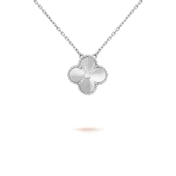 [LuxJewelry]CLOVER  15MM DIAMOND LASER NECKLACE SILVER