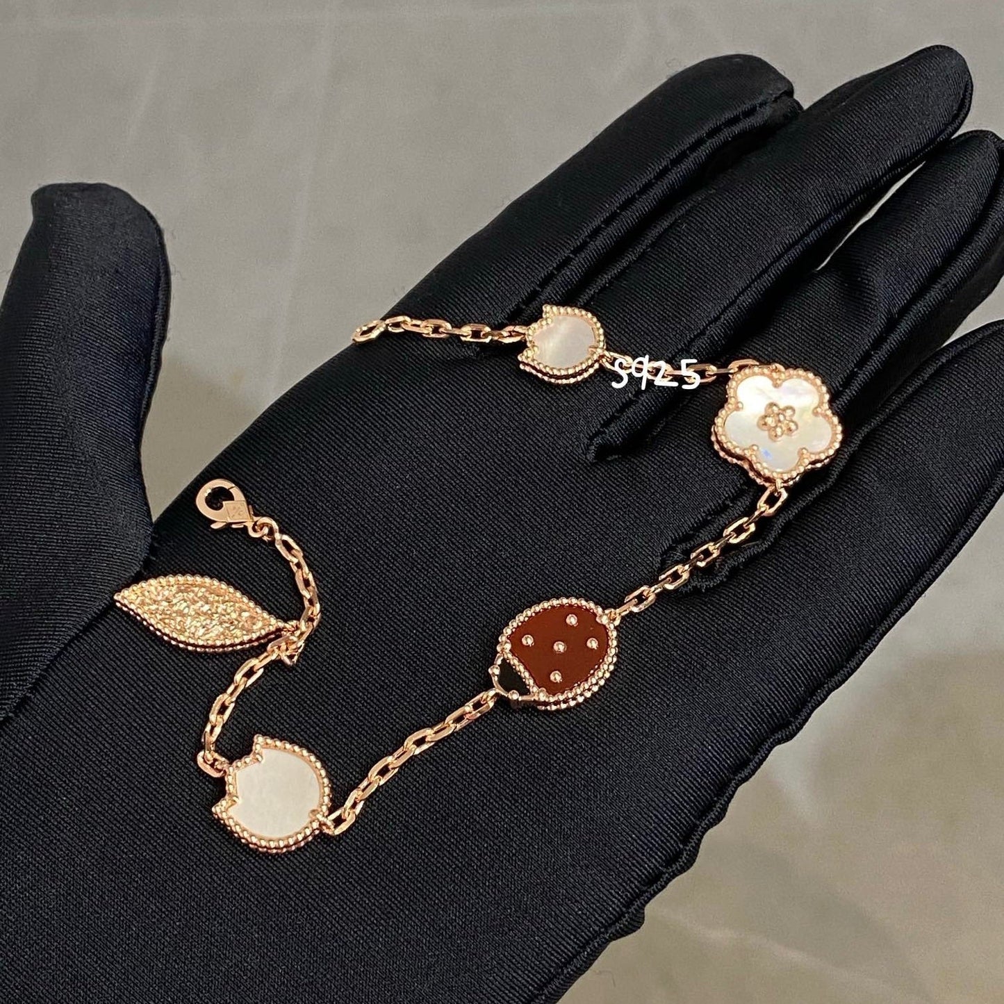 [LuxJewelry]LUCKY SPRING 5 MOTIF BRACELET