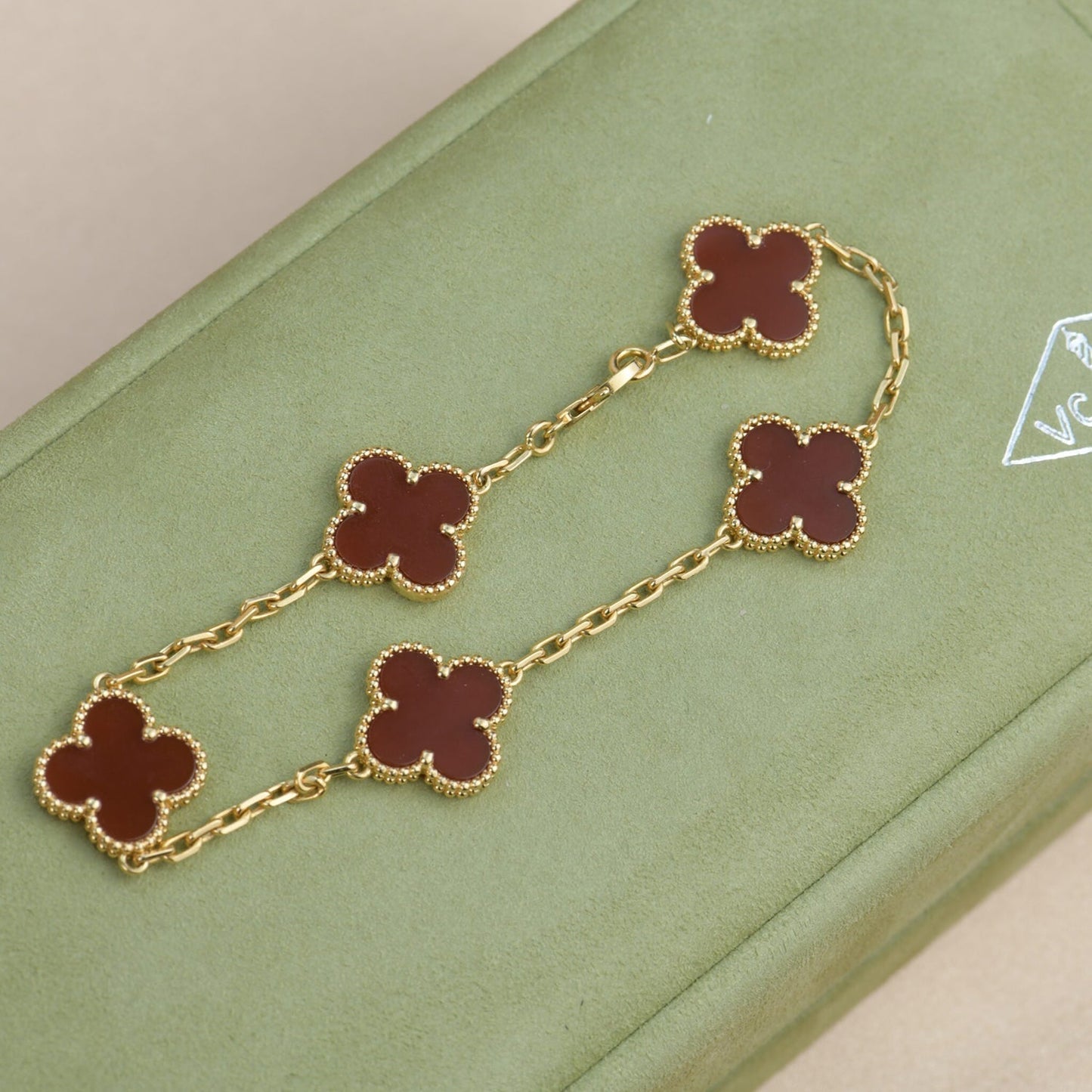 [LuxJewelry]CLOVER 5 MOTIFS RED AGATE  BRACELET