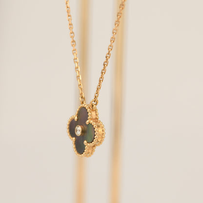 [LuxJewelry]CLOVER 15MM DIAMOND AND MOTHER-OF-GREY NECKLACE