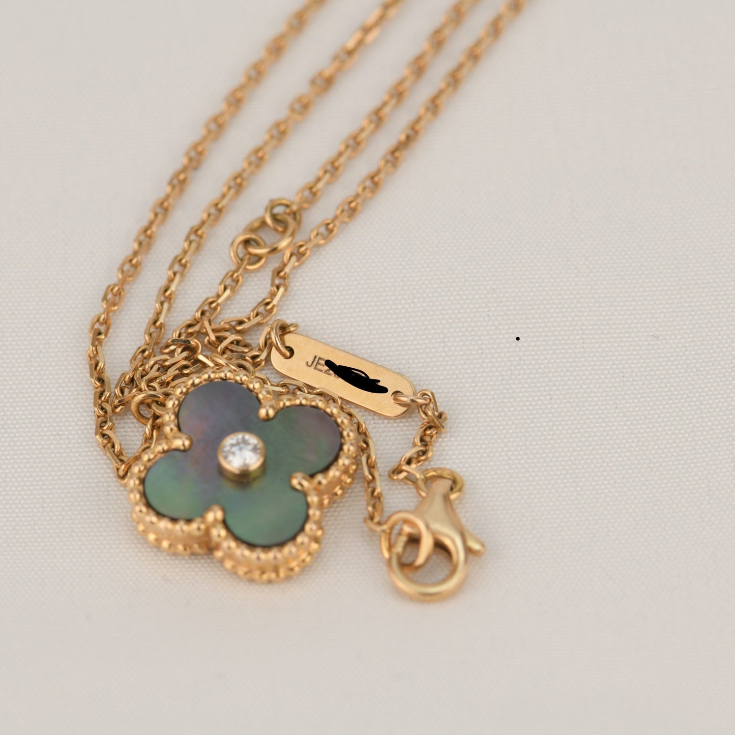 [LuxJewelry]CLOVER 15MM DIAMOND AND MOTHER-OF-GREY NECKLACE