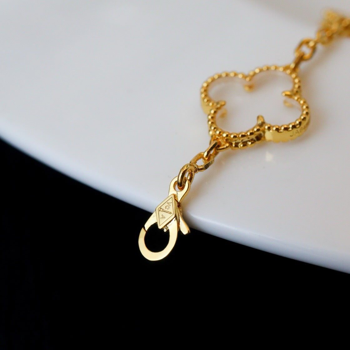 [LuxJewelry]CLOVER 5 MOTIF ROCK CRYSTAL PINK GOLD BRACELET