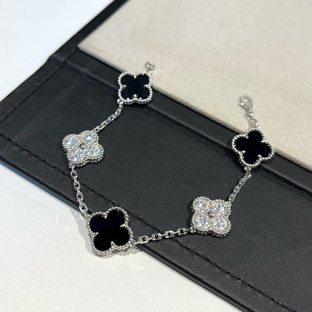 [LuxJewelry]CLOVER 5 MOTIF ONYXS DIAMOND BRACELET SILVER
