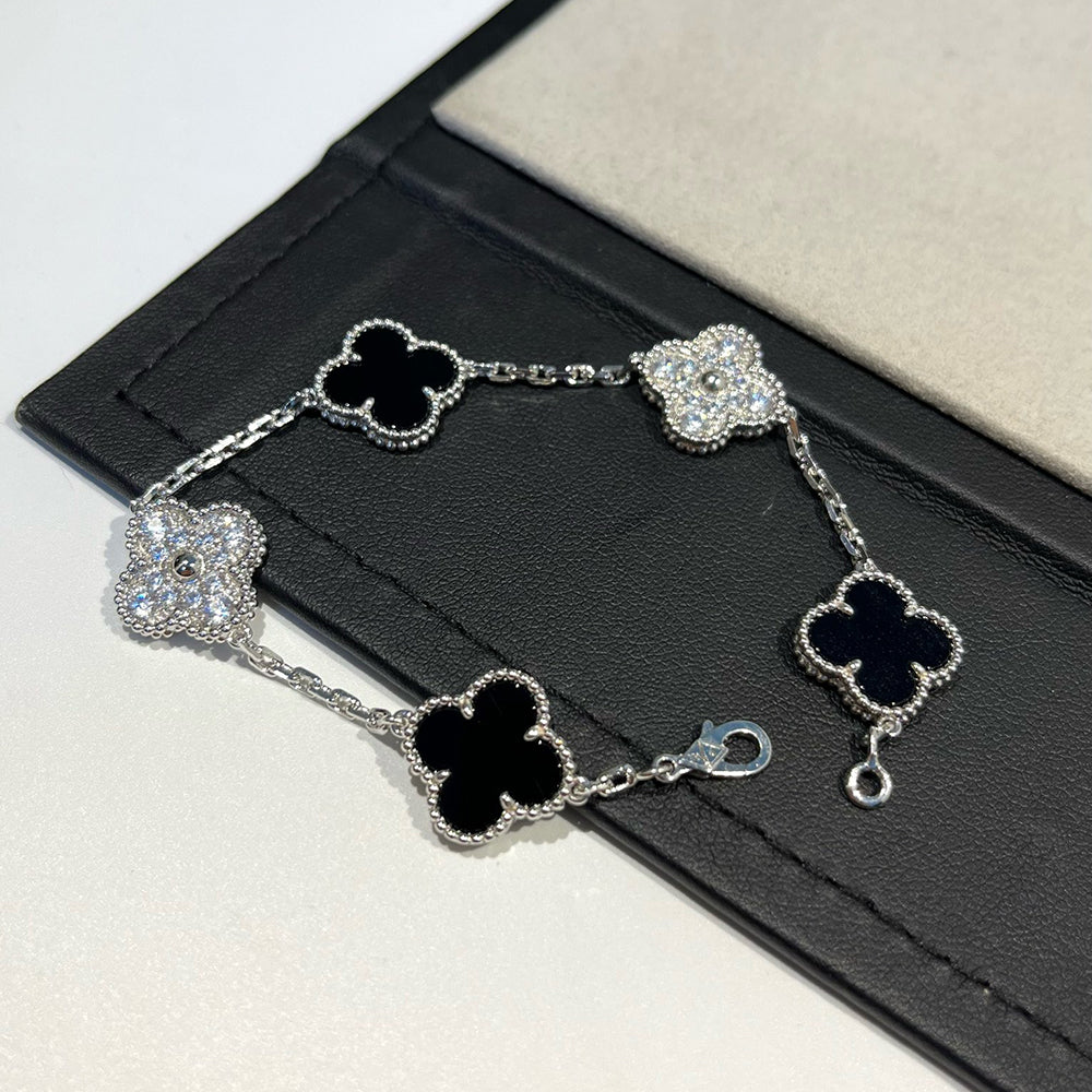[LuxJewelry]CLOVER 5 MOTIF ONYXS DIAMOND BRACELET SILVER