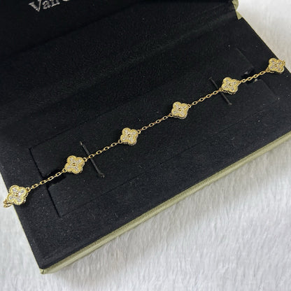 [LuxJewelry]CLOVER 6 MOTIF DIAMOND BRACELET
