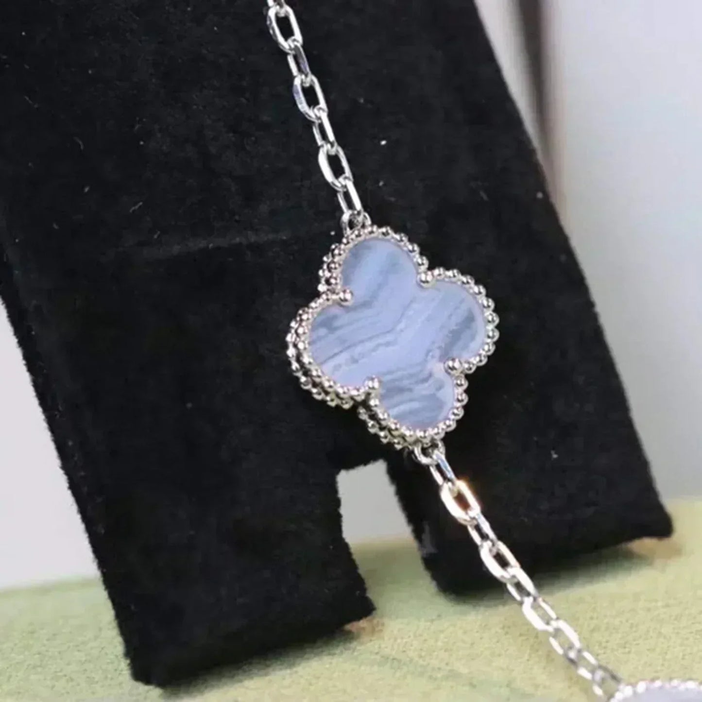 [LuxJewelry]CLOVER  5 MOTIF PURPLE CHALCEDONY BRACELET SILVER