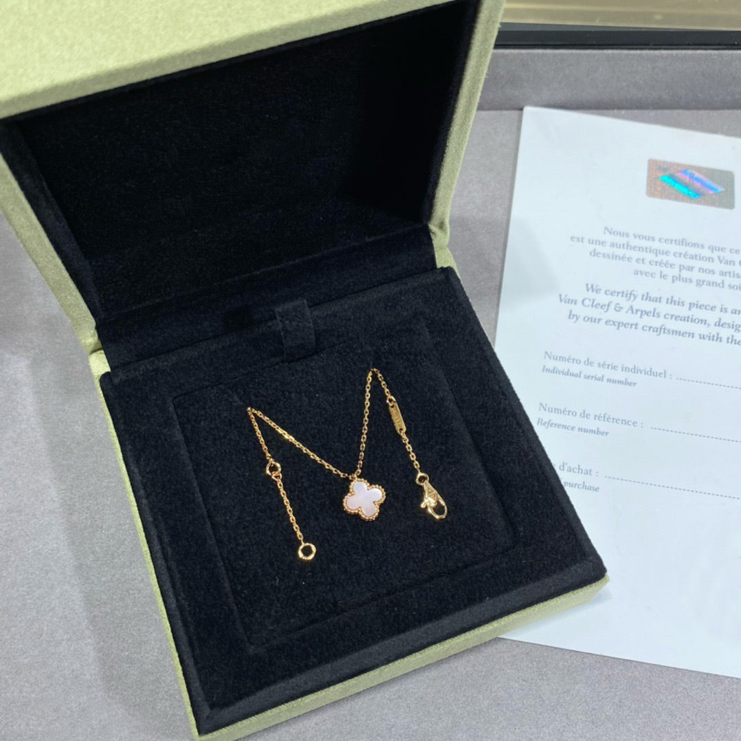 [LuxJewelry]CLOVER 15MM PINK MOTHER-OF-PEARL SINGLE FLOWER NECKLACE