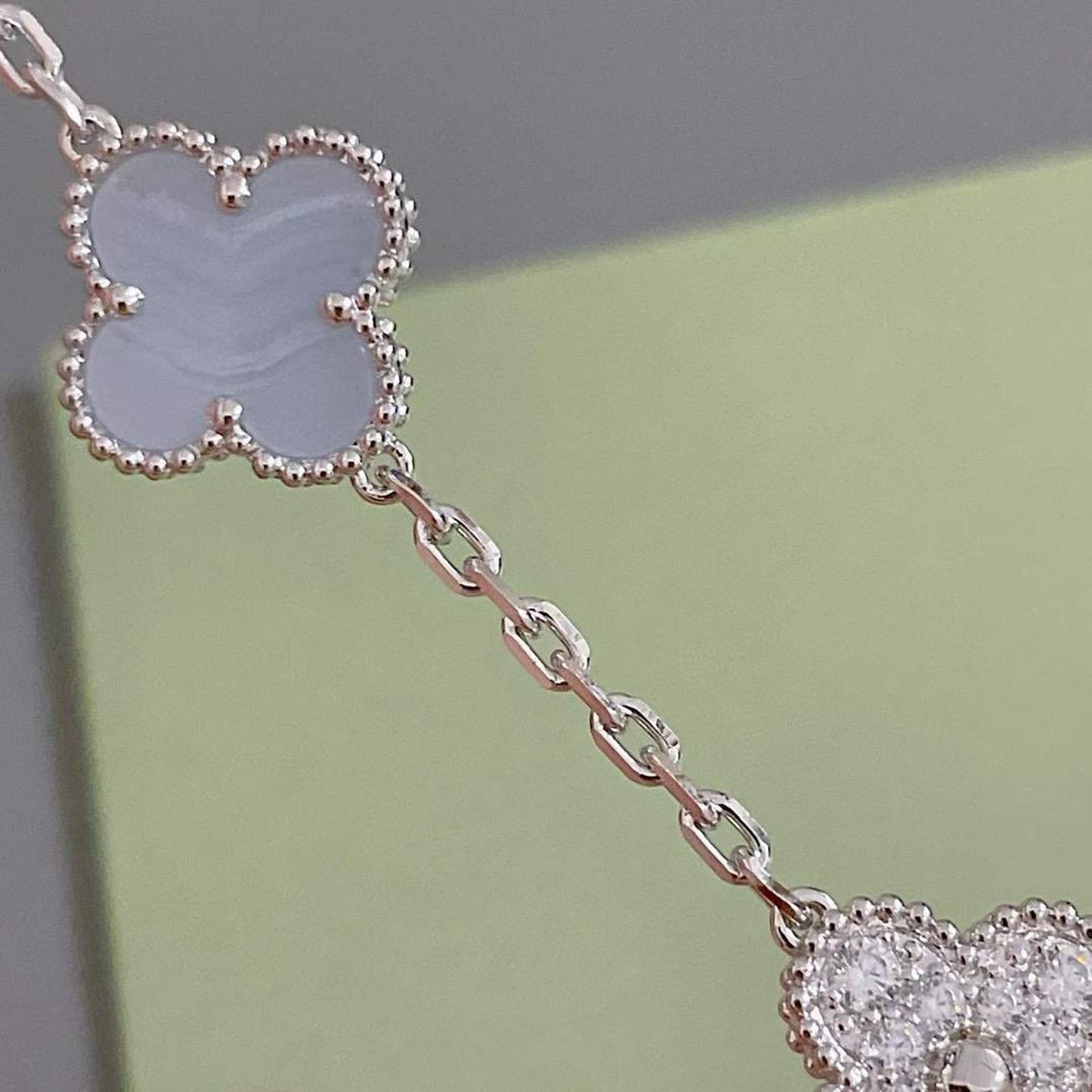 [LuxJewelry]CLOVER  5 MOTIF DIAMOND PURPLE CHALCEDONY BRACELET SILVER