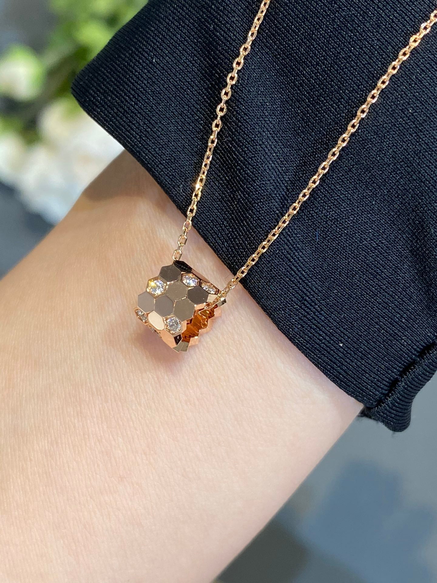 [LuxJewelry]BEE LOVE DIAMOND NECKLACE