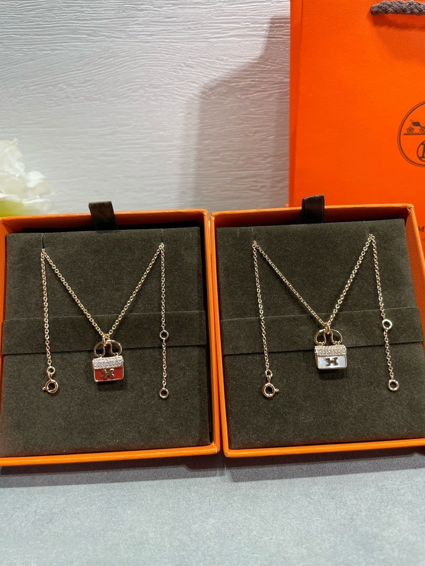 [LuxJewelry]H CIRCE MOISSANITE PENDANT NECKLACE GOLD