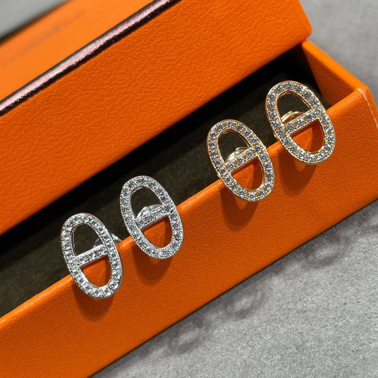 [LuxJewelry]HM FULL DIAMOND PIG NOSE STUD EARRINGS