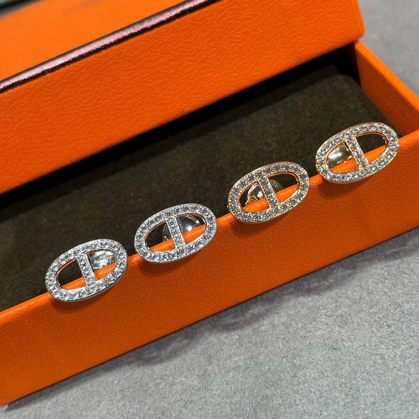 [LuxJewelry]HM FULL DIAMOND PIG NOSE STUD EARRINGS