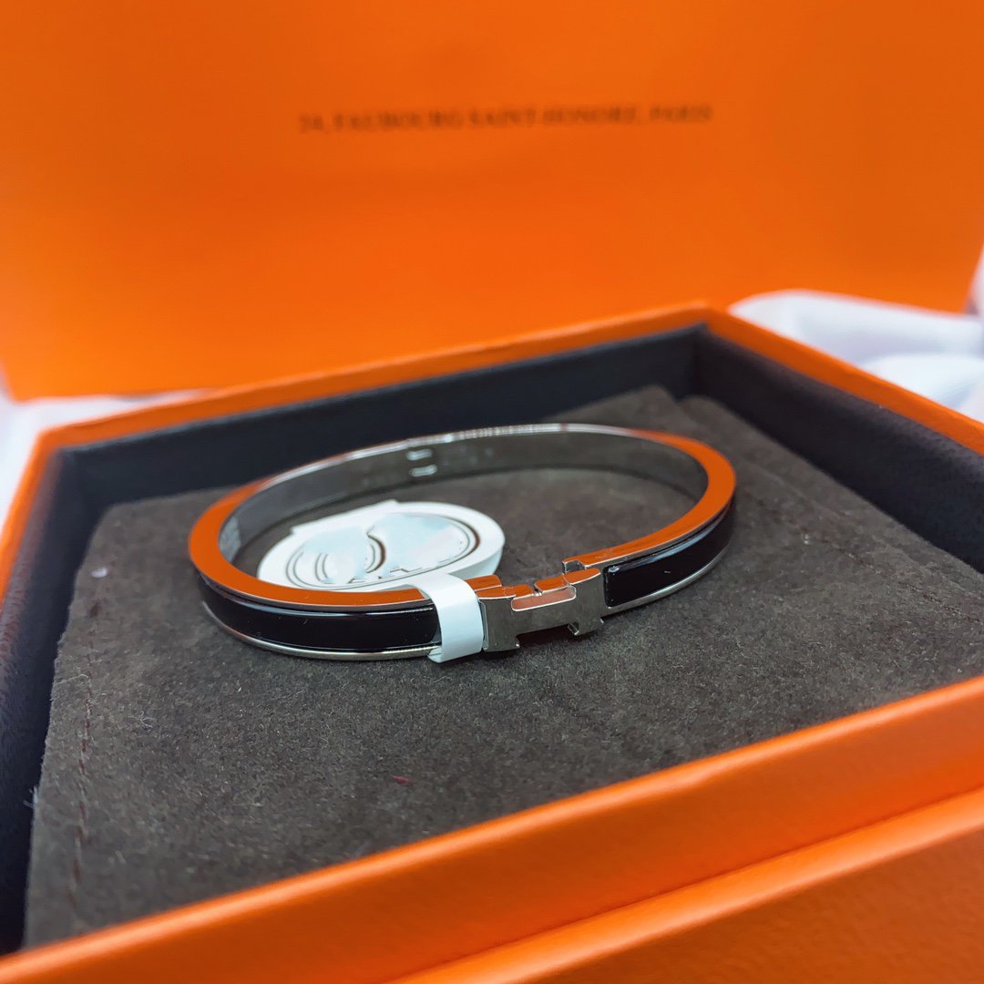 [LuxJewelry]CLASSIC HM CLIC BLACK 8MM ENAMEL BRACELET