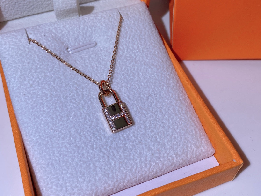 [LuxJewelry]HM ADVANCED NICHE LOCK HEAD NECKLACE DIAMONDS