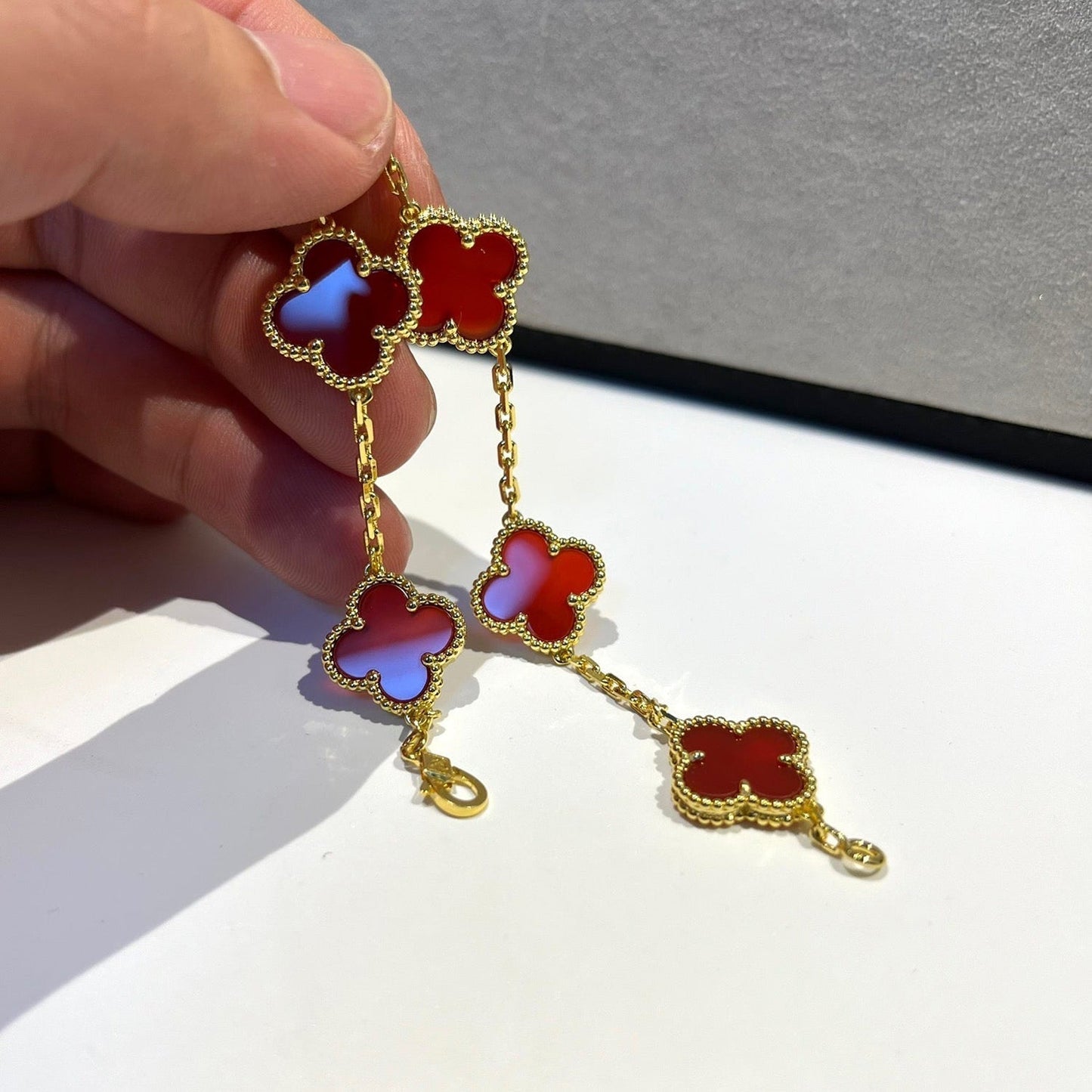 [LuxJewelry]CLOVER 5 MOTIFS RED AGATE  BRACELET