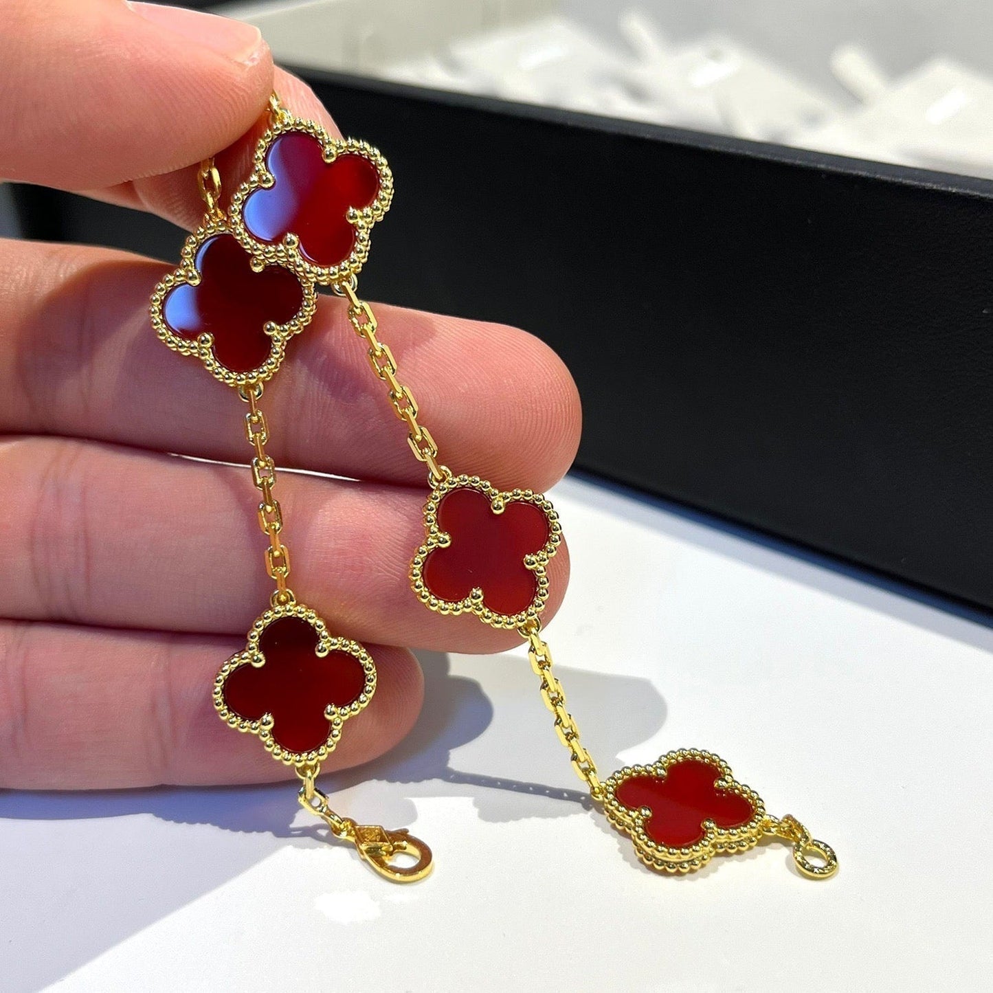 [LuxJewelry]CLOVER 5 MOTIFS RED AGATE  BRACELET