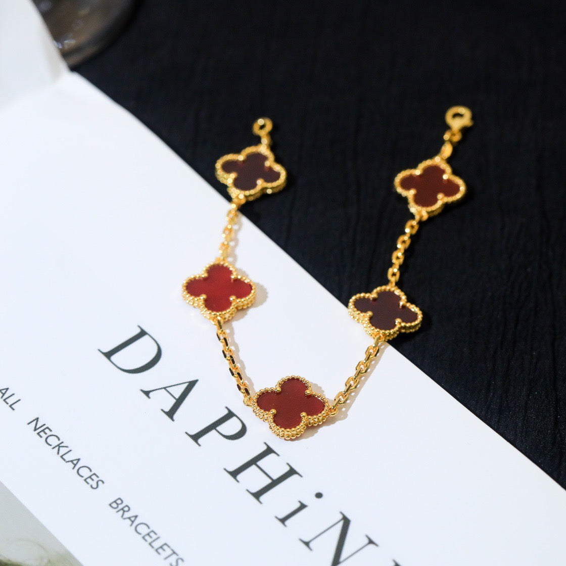 [LuxJewelry]CLOVER 5 MOTIFS RED AGATE  BRACELET