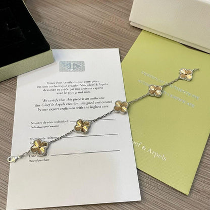 [LuxJewelry]CLOVER  5 MOTIFS  CHRISTMAS LIMITED EDITION BRACELET