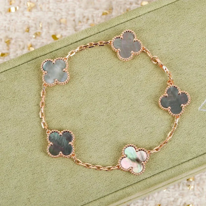 [LuxJewelry]CLOVER 5 MOTIF GRAY MOP  BRACELET