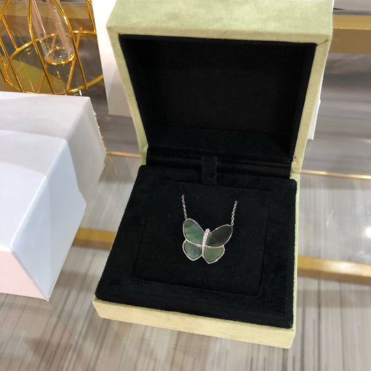 [LuxJewelry]LARGE BUTTERFLY SILVER PENDANT DIAMOND NECKLACE