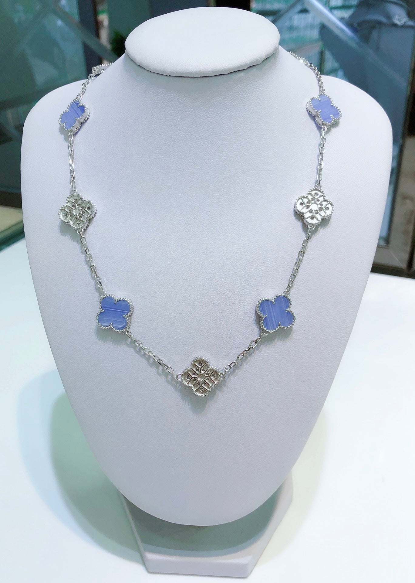 [LuxJewelry]CLOVER 10 MOTIFS CHALCEDONY DIAMONDS SILVER NECKLACE