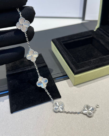 [LuxJewelry]CLOVER SILVER 5 MOTIFS BRACELET