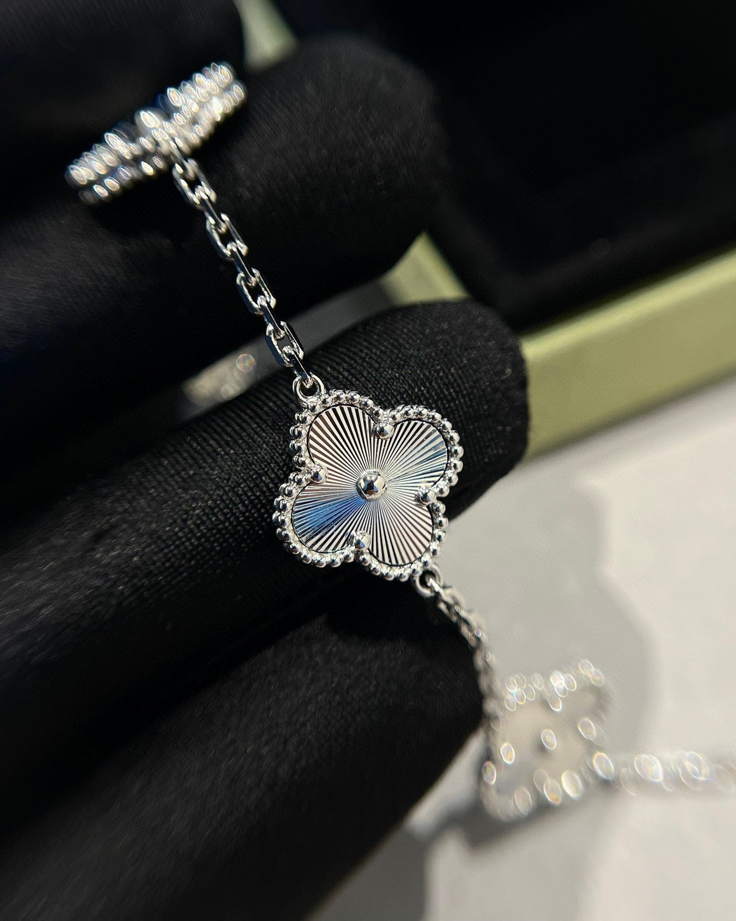 [LuxJewelry]CLOVER SILVER 5 MOTIFS BRACELET