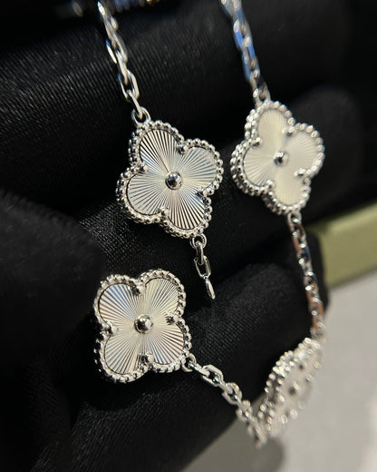 [LuxJewelry]CLOVER SILVER 5 MOTIFS BRACELET