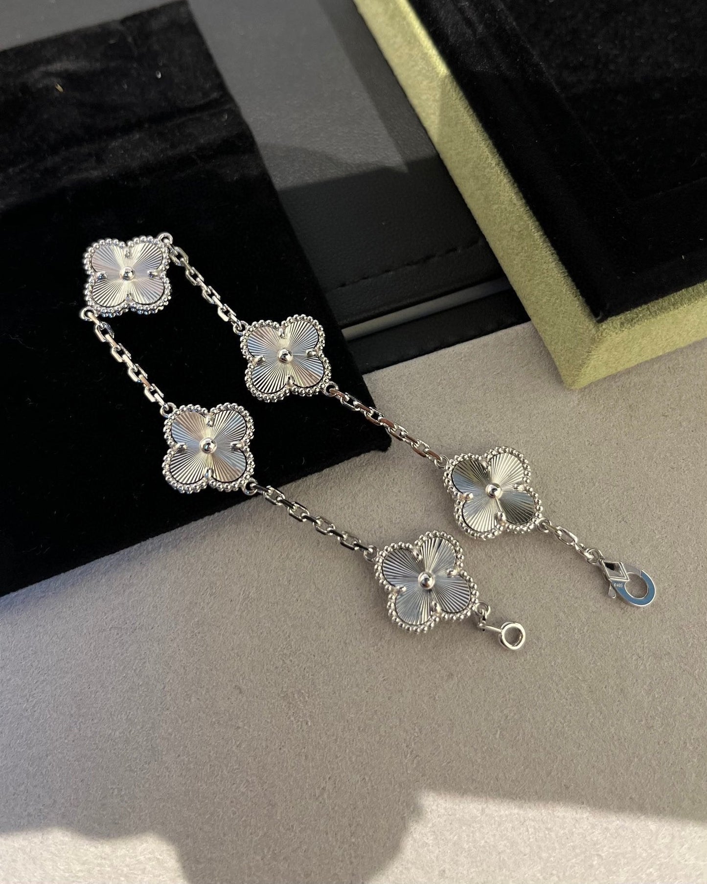 [LuxJewelry]CLOVER SILVER 5 MOTIFS BRACELET