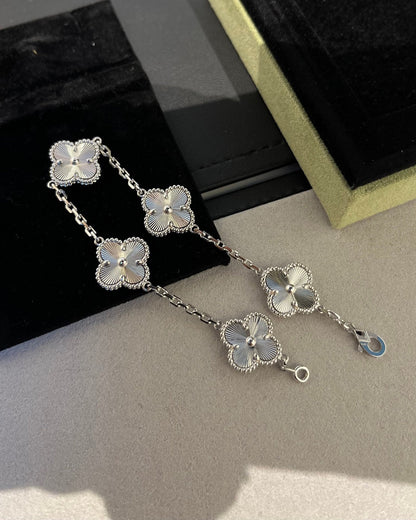 [LuxJewelry]CLOVER SILVER 5 MOTIFS BRACELET