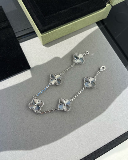 [LuxJewelry]CLOVER SILVER 5 MOTIFS BRACELET